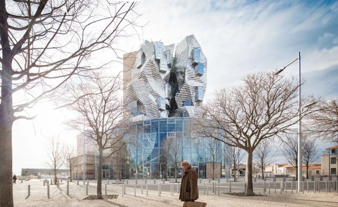 LUMA ARLES藝術資源中心／Frank Gehry