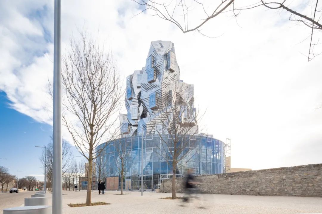 LUMA ARLES藝術資源中心／Frank Gehry