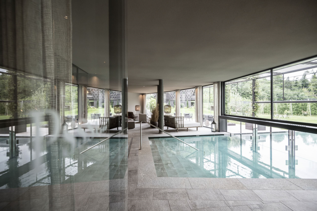 swimming pool 游泳池 Apfelhotel Torgglerhof 最佳水療  設計：NOA* Network of Architecture 位置：義大利 Saltusio