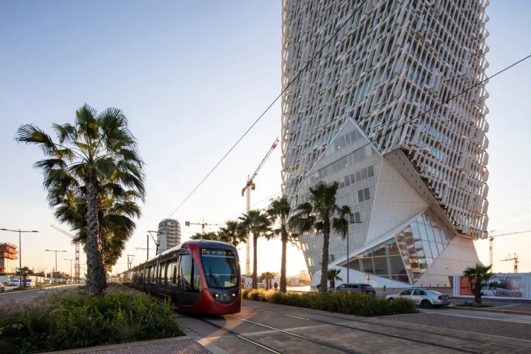 Casablanca Finance City Tower卡薩布蘭卡金融城大樓／Morphosis