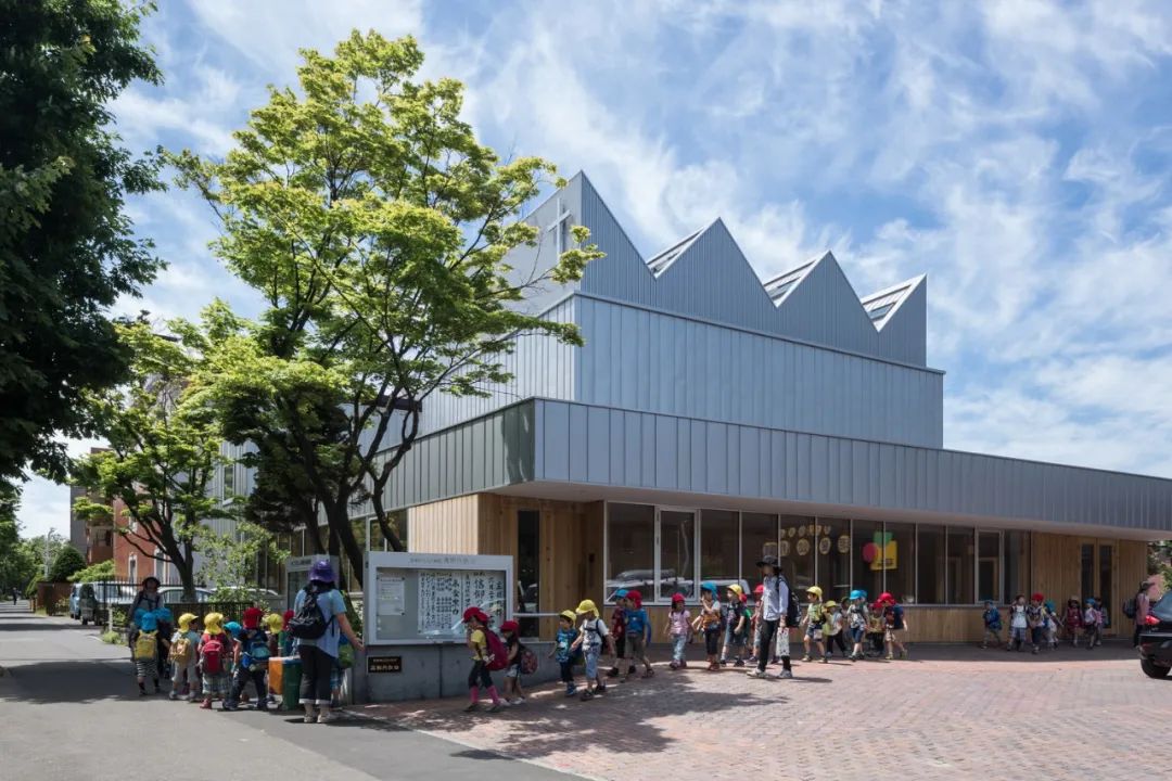 日本札幌市基督聯合教堂/Atelier BNK