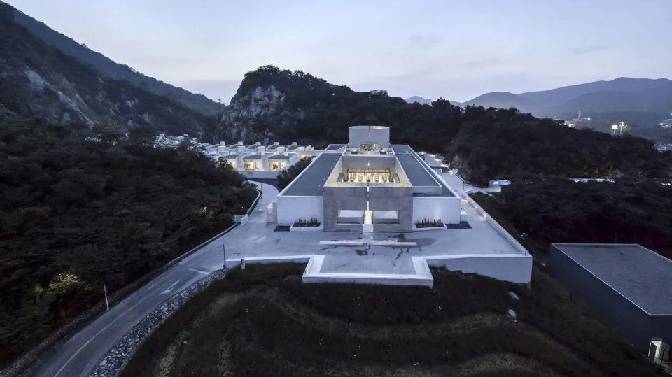 湯山雲夕博物紀溫泉酒店／張雷聯合建築事務所
