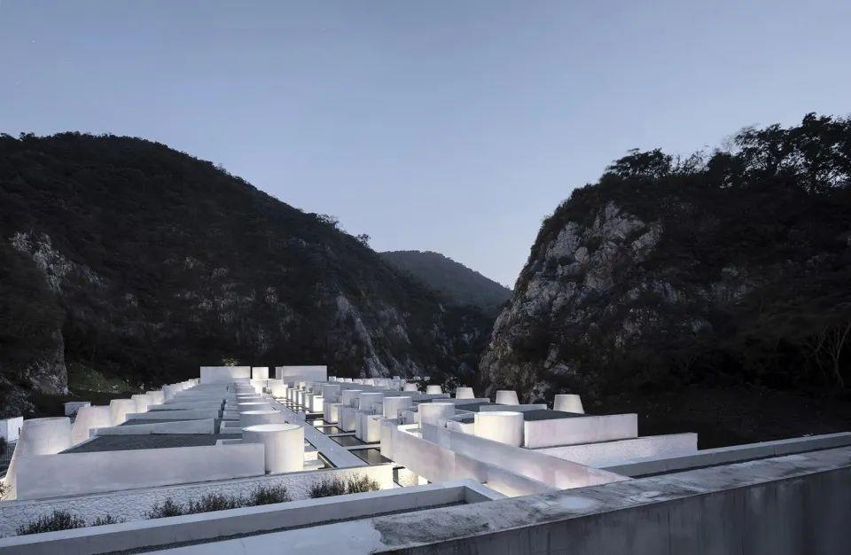 湯山雲夕博物紀溫泉酒店／張雷聯合建築事務所