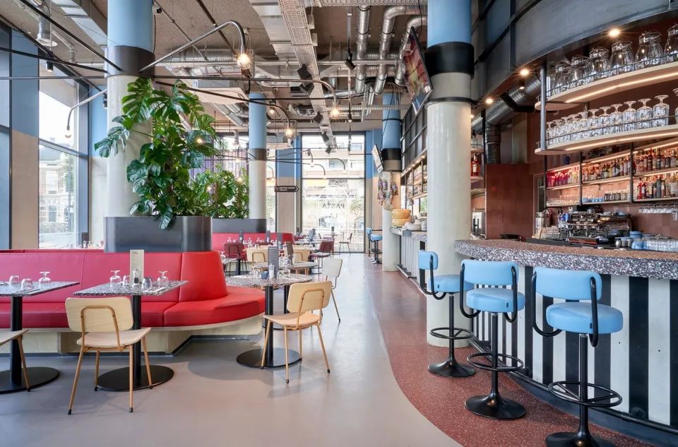 The Commons餐廳，台夫特學生酒店The Student Hotel, Delft／The Invisible Party© Steve Harud