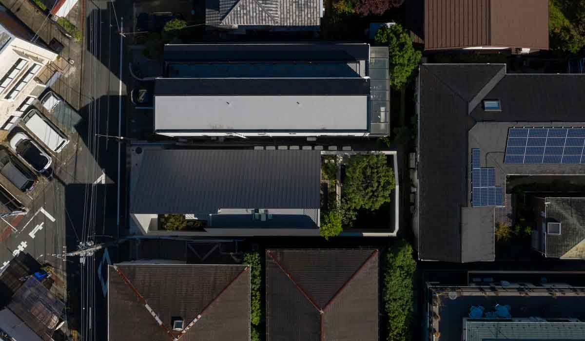 空拍圖，日本清水混凝土私人住宅Concrete Shell House／IKAWAYA Architects