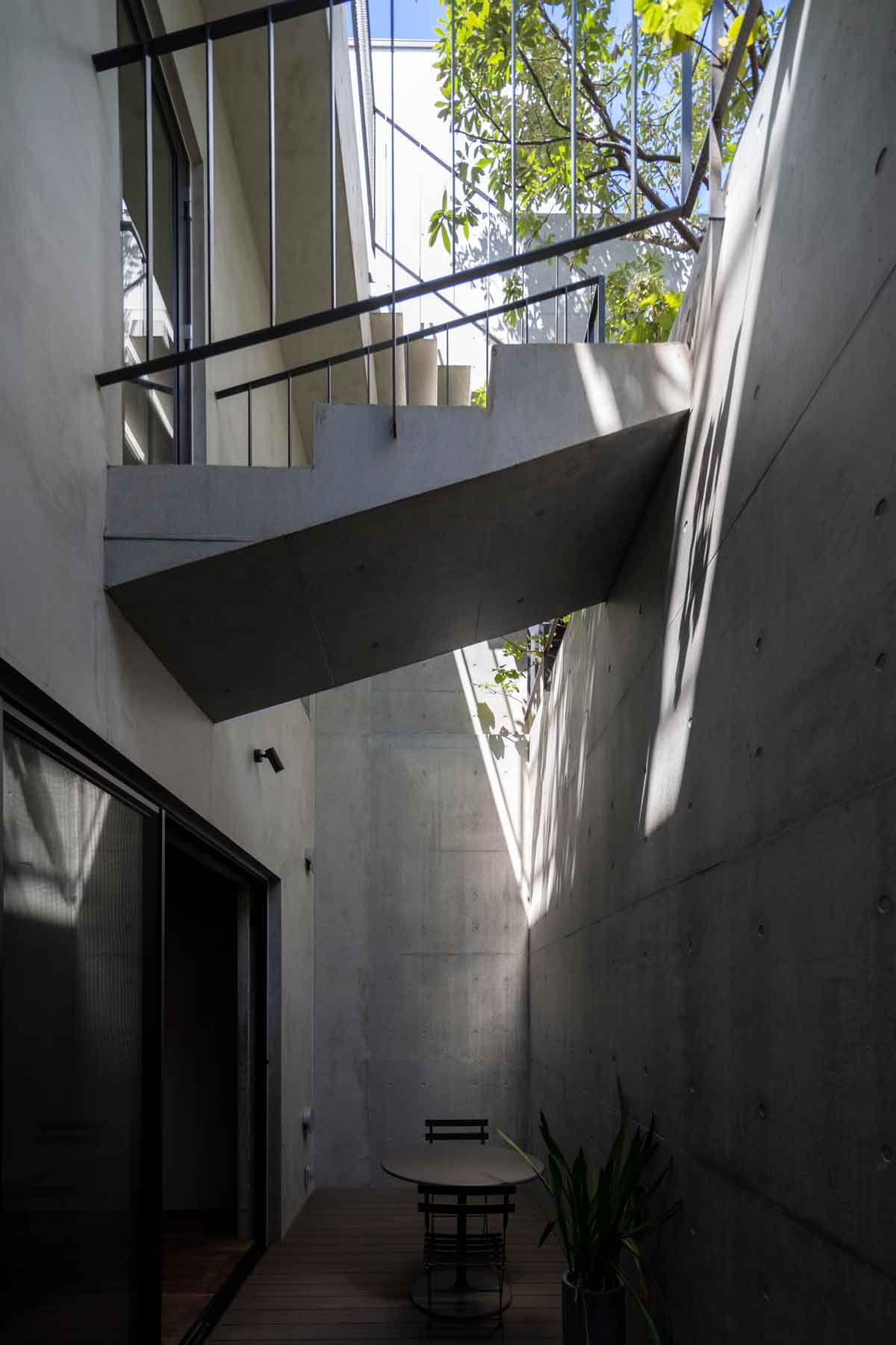 日本清水混凝土私人住宅Concrete Shell House／IKAWAYA Architects