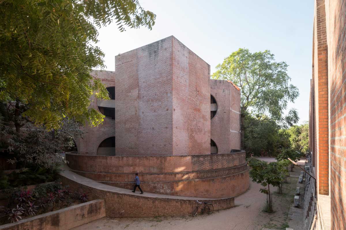 印度IIMA宿舍／Louis I. Kahn 路易斯‧康© Laurian Ghinitoiu