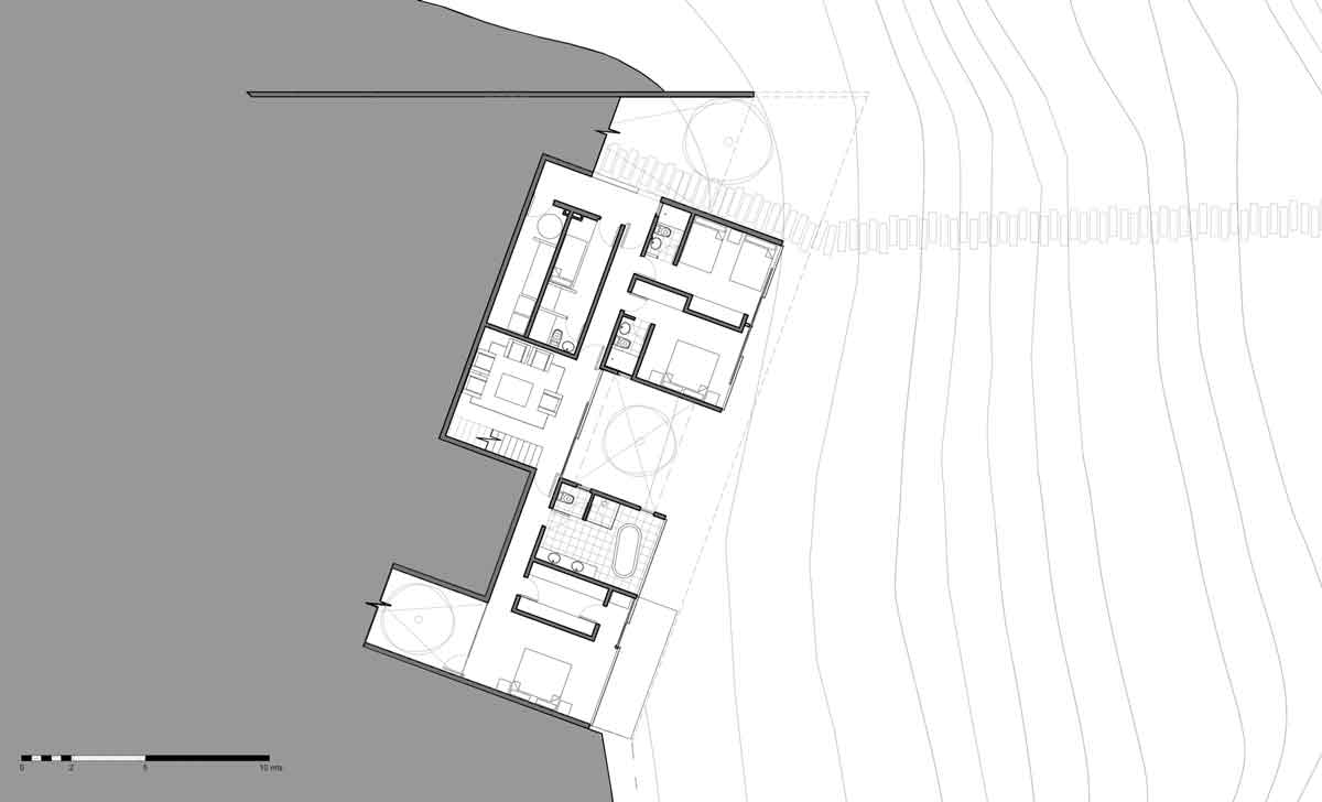地下室層平面圖，智利五支大樑別墅／Polidura Arquitectos