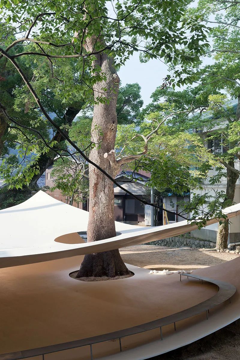 瀨戶內國際藝術祭，小豆島葺田展亭／西澤立衛