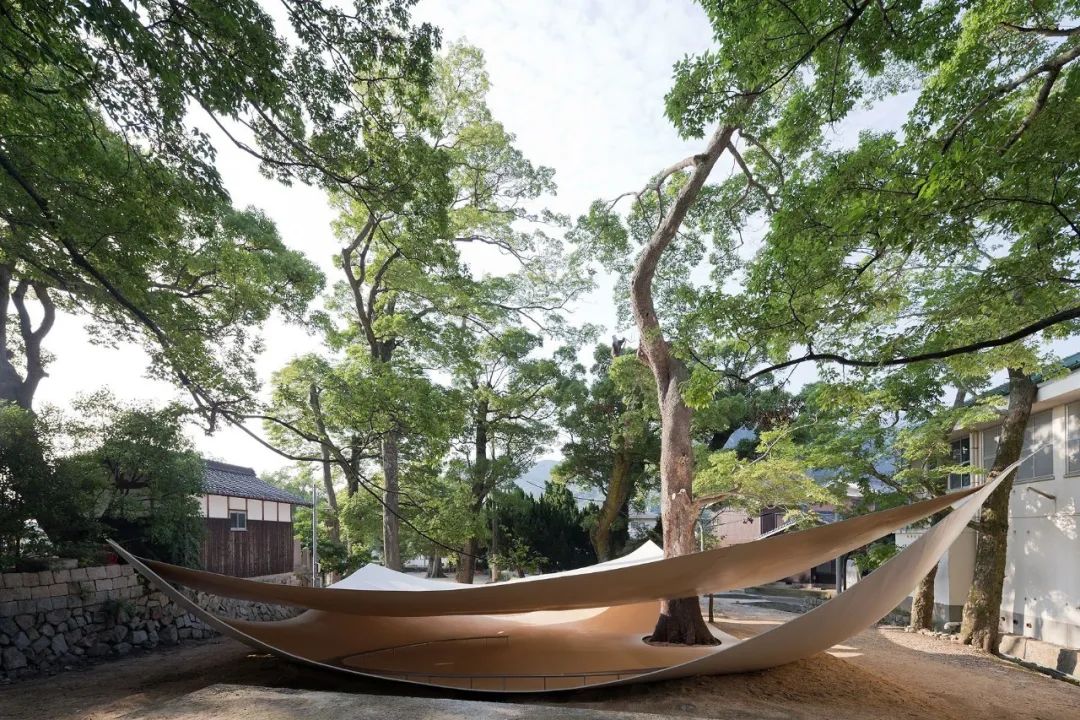 瀨戶內國際藝術祭，小豆島葺田展亭／西澤立衛