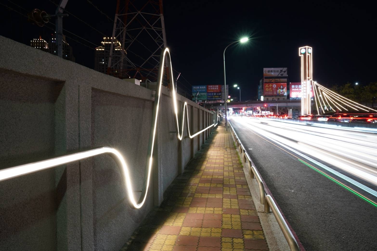 城市的心臟！林彥穎建築師在新竹市以「心電圖光雕」點亮台電圍牆 美感電域再延伸