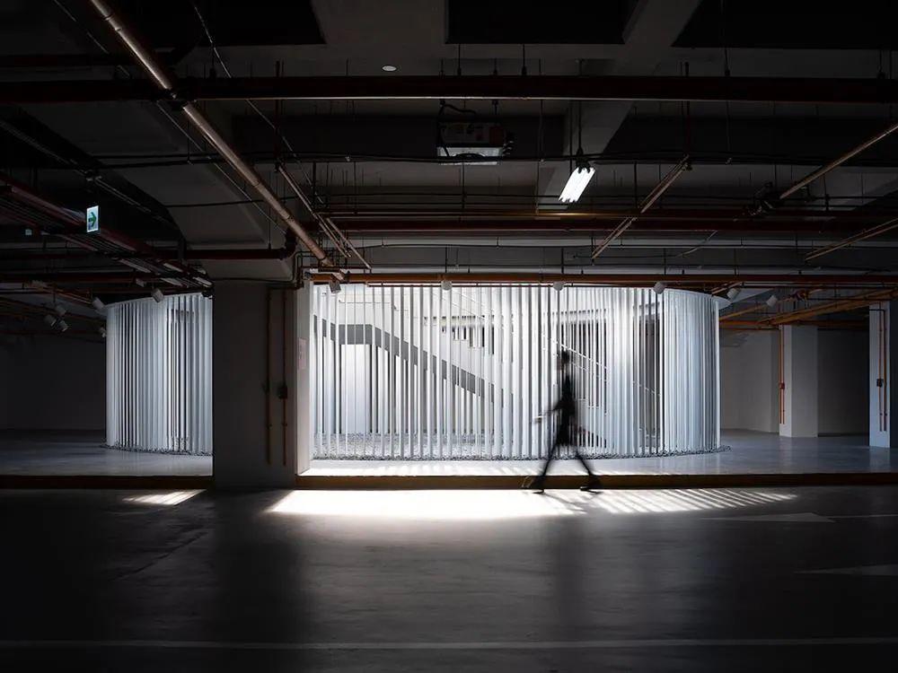 台南美術館二館停車場「律動之影」裝置藝術／原研哉＋noiz architects