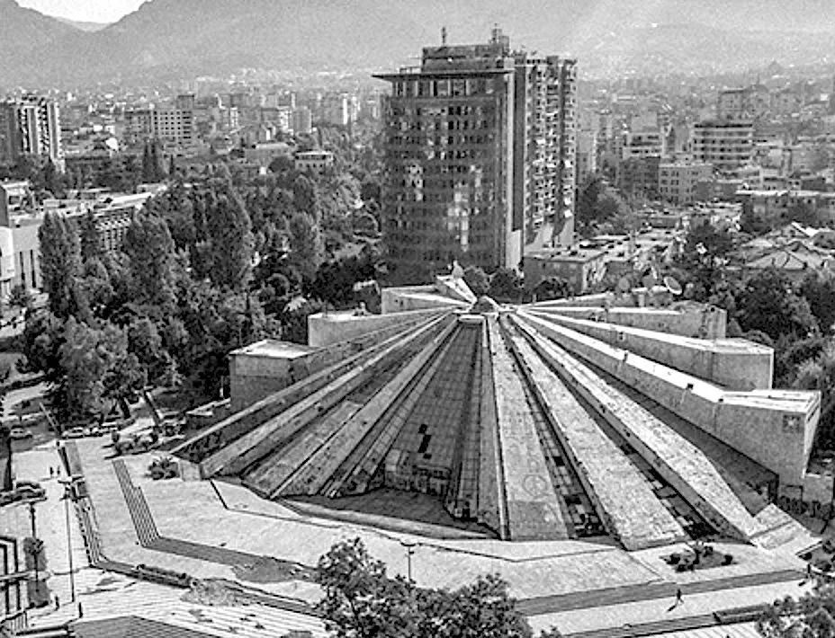 阿爾巴尼亞首都地拉那金字塔改造計畫動工 albania Pyramid of Tirana／MVRDV