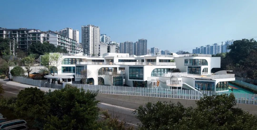 重慶彈子石幼兒園／NAN