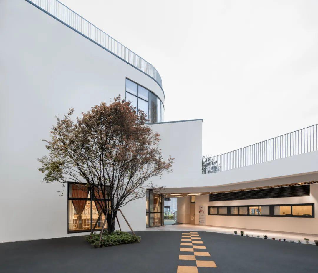 重慶彈子石幼兒園／NAN