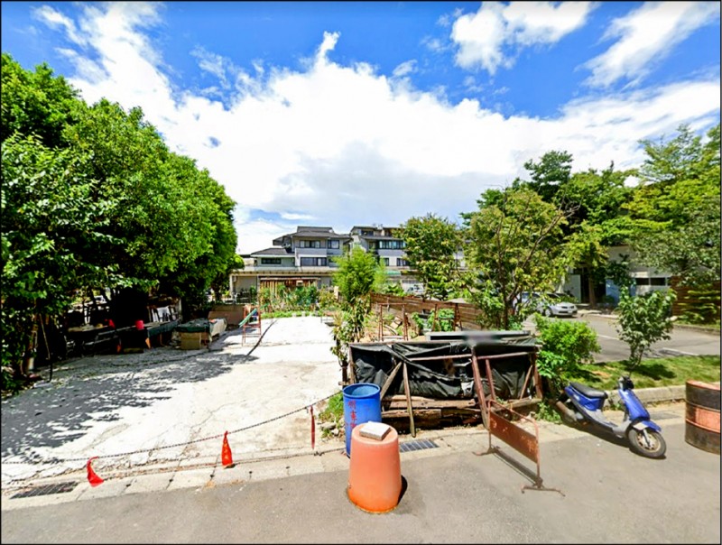 針對政府長期未徵收的公共設施保留地,新北市政府擬透過市地重劃解編。圖為鶯歌公兒四用地,未來可開闢兒童遊樂場。(新北市城發局提供)