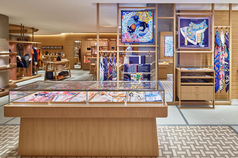奢侈品店絲巾展示區設計