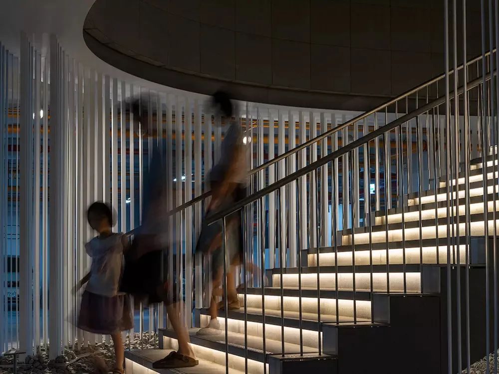 台南美術館二館停車場「律動之影」裝置藝術／原研哉＋noiz architects