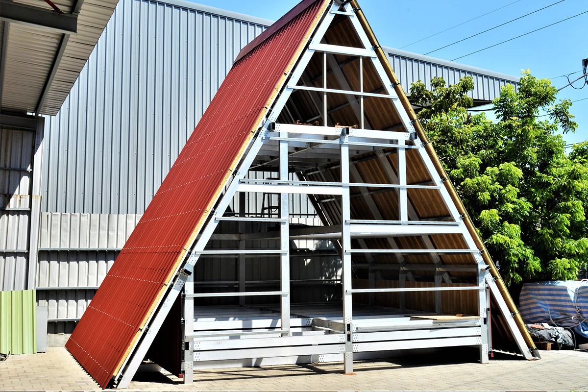 接近完成的山屋已經可以看到室內空間的使用概況。圖／吳夏雄