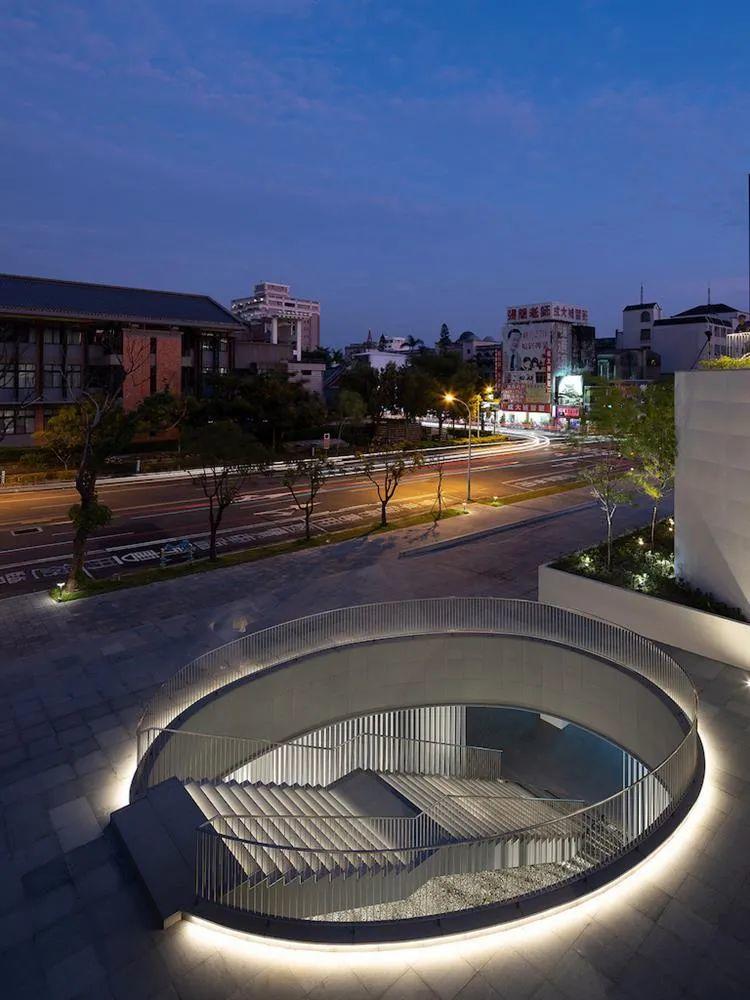 台南美術館二館停車場「律動之影」裝置藝術／原研哉＋noiz architects