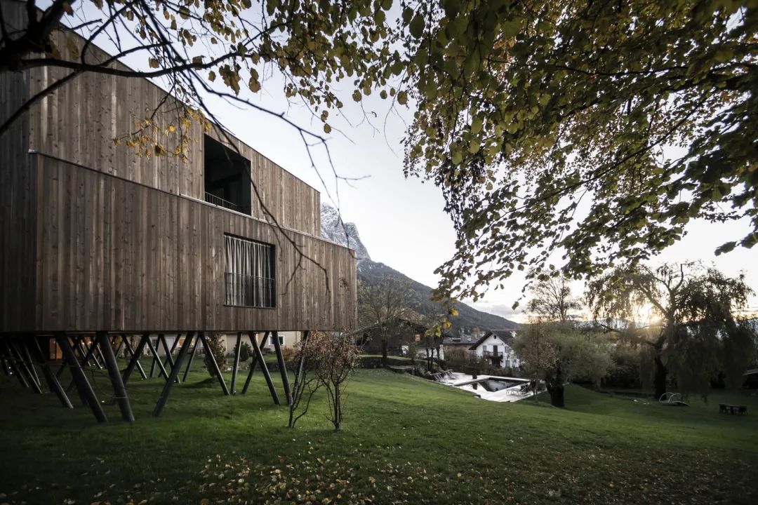 義大利花園酒店，Floris Hotel／noa* network of architecture