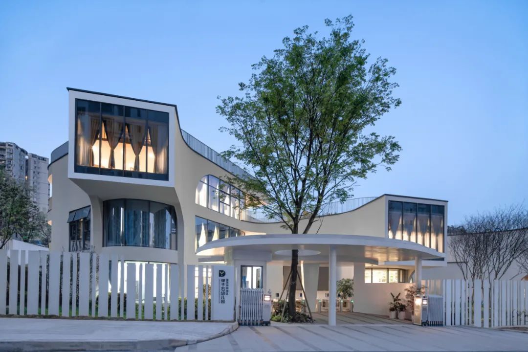 重慶彈子石幼兒園／NAN