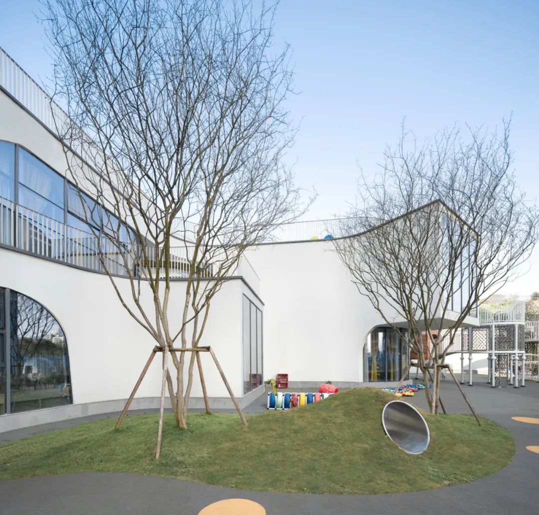 重慶彈子石幼兒園／NAN