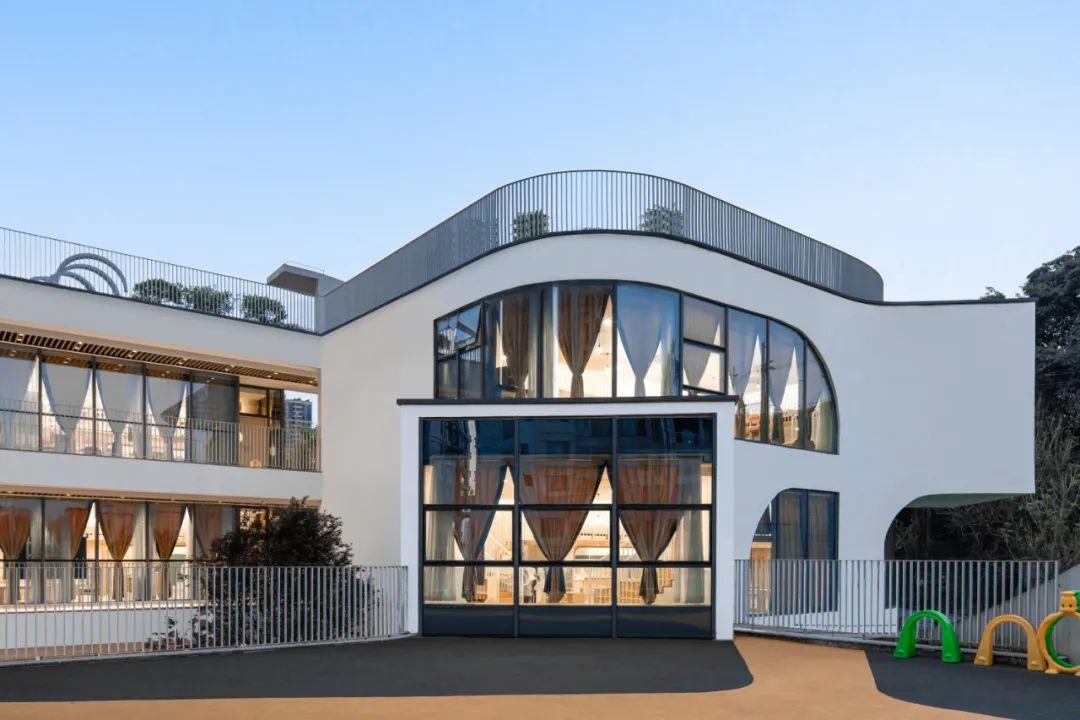 重慶彈子石幼兒園／NAN