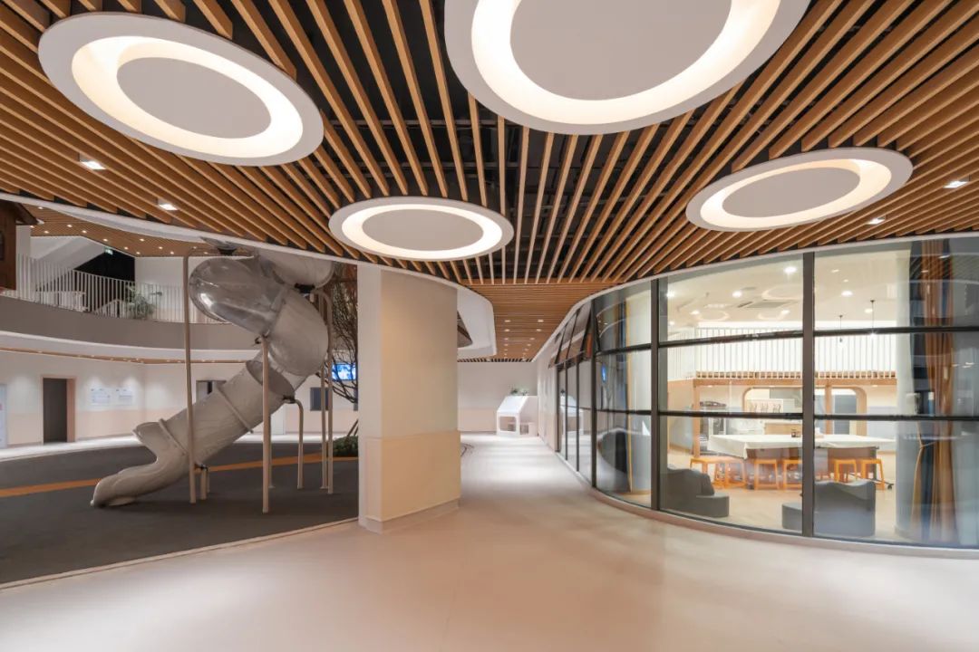 重慶彈子石幼兒園／NAN