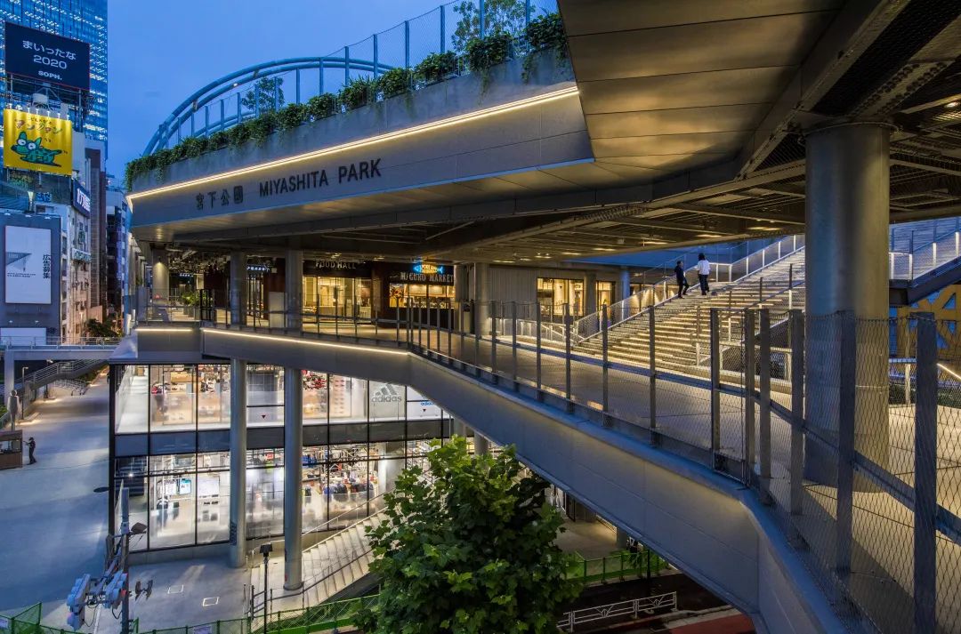 夜間景觀 night view 東京澀谷宮下公園公共空間 Tokyo Shibuya MIYASHITA PARK Public Space／株式會社日建設計 Nikken Sekkei