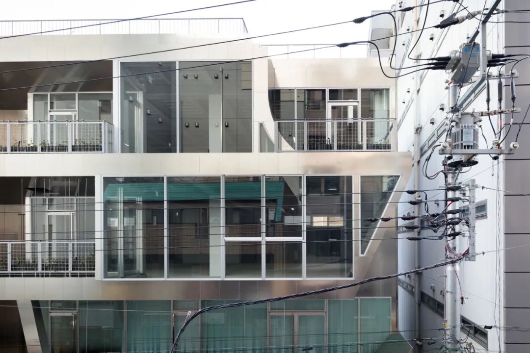 志木市車站前綜合大樓/佐々木龍一+株式会社佐々木設計事務所