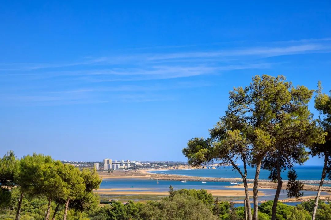 葡萄牙海濱高爾夫度假村別墅Palmares Ocean Living & Golf Resort／RCR Arquitectes