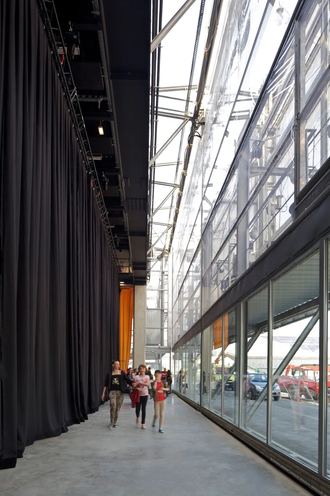 多功能劇場，照片由Philippe Ruault提供