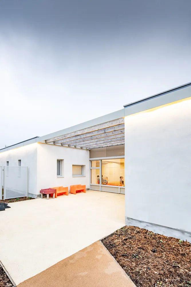 雙鵝幼兒園Two Gooses Day Care Centre／WRA- Wild Rabbits Architecture + Ithaques