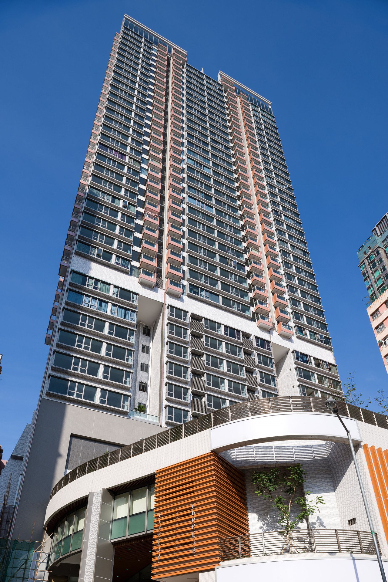 RLP香港樂融軒嘗試導入「長幼共融」的設計概念，讓年輕一輩不只保有獨立生活空間，同時又能滿足與年長者的互相照應的需求。 呂元祥建築師事務所/提供