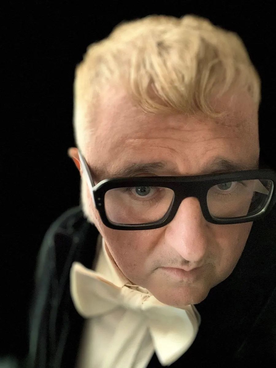 以色列著名時裝設計師Alber Elbaz 在巴黎去世,享年59歲