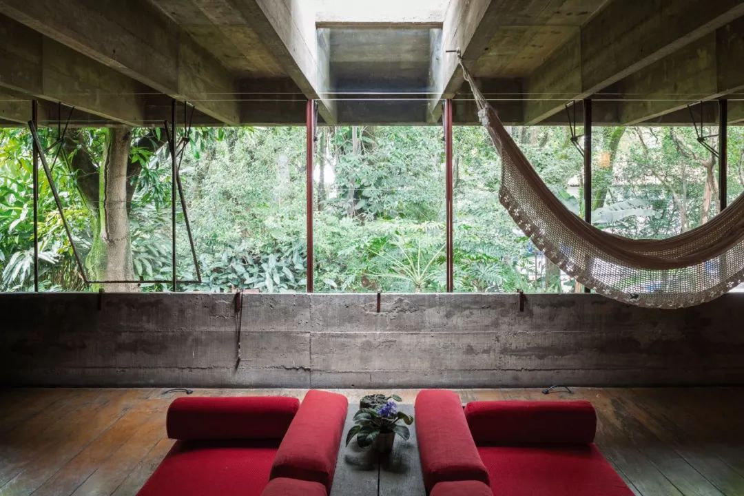 室內空間，Casa de Rocha 達‧洛查自宅／Paulo Mendes da Rocha ©Leonardo Finotti
