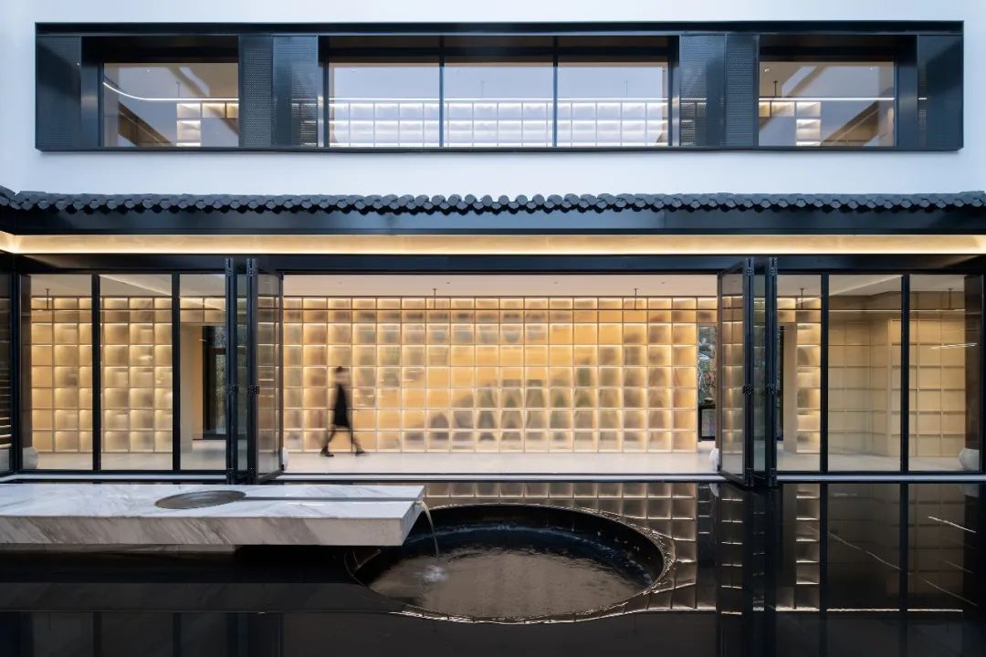 景觀水池，紹興金昌商學院／零壹城市建築事務所