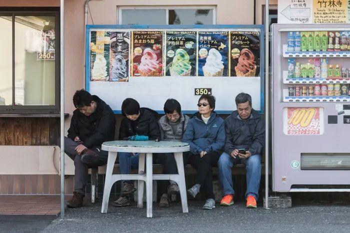 日本街頭的日常囧境，日下慶太攝影作品