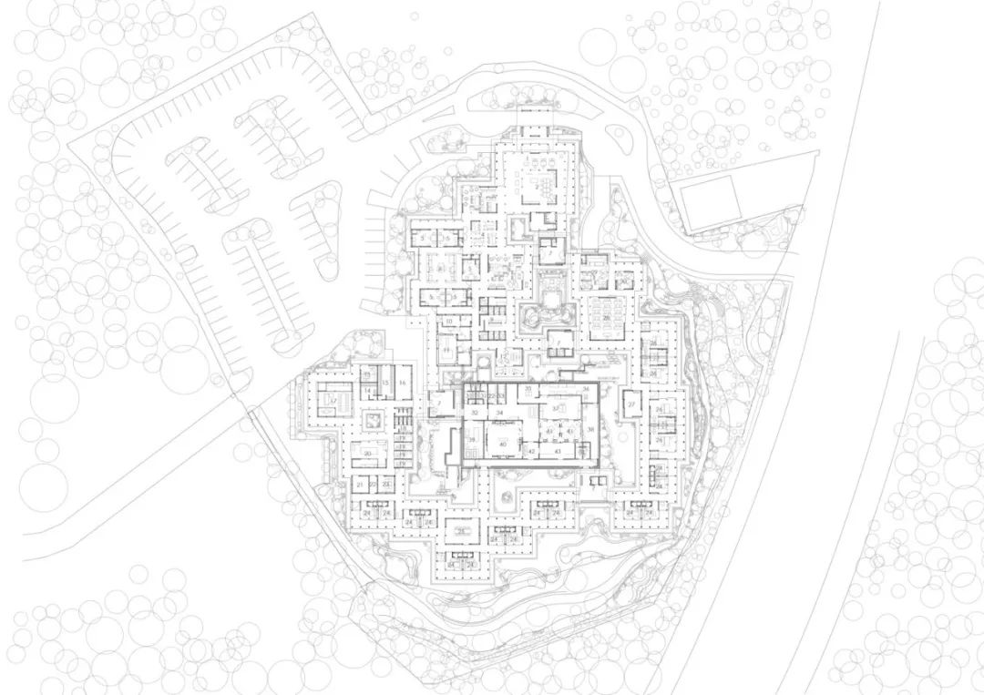 平面圖，空之森診療所／手塚建筑研究所Tezuka Architects