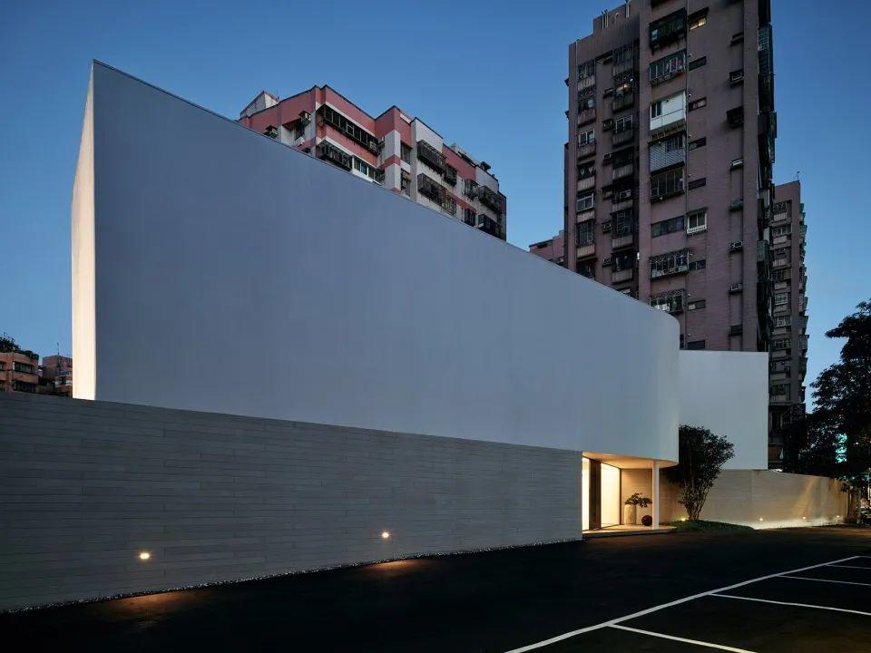 夜間景觀，新北市建案「學府之森」接待中心／中怡設計 CYS.ASDO