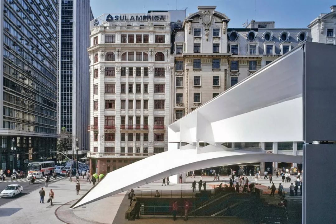 Prestes Maia Gallery入口裝置／Paulo Mendes da Rocha