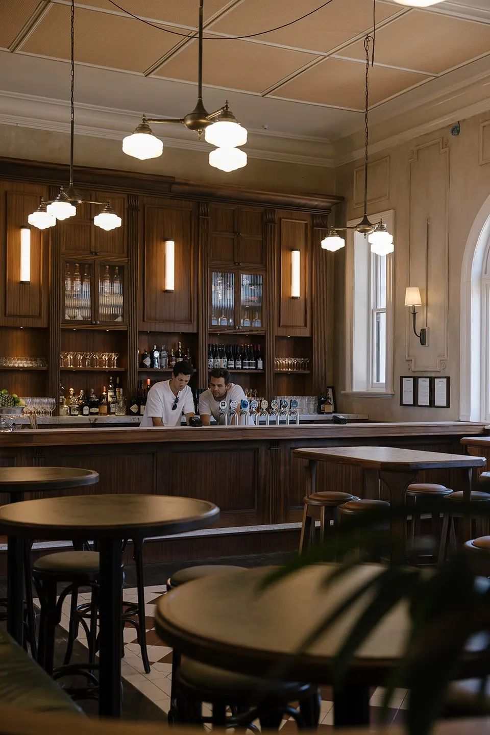 由座位區看吧檯 ，紐西蘭Hotel Ponsonby酒吧／CTRL Space