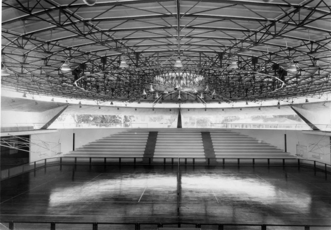 Gymnasium in the Paulistano Athletic Club 聖保羅體育俱樂部／Paulo Mendes da Rocha