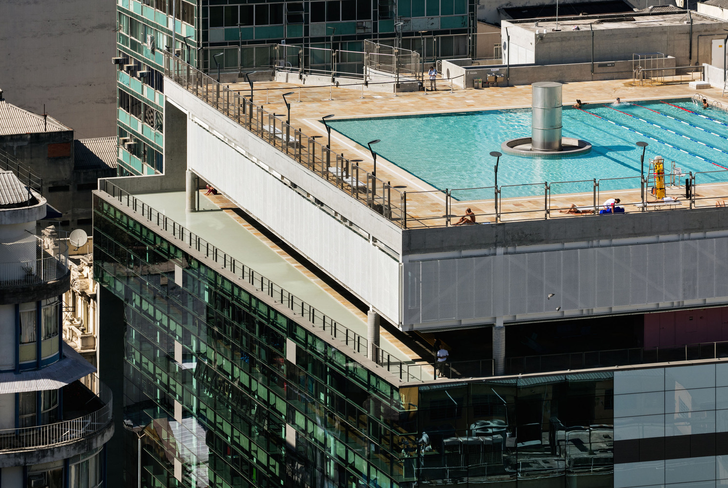 巴西聖保羅SESC 24 de Maio文化中心／Paulo Mendes Da Rocha＋MMBB Arquitetos
