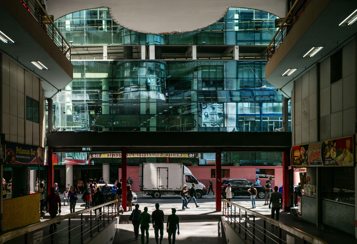 巴西聖保羅SESC 24 de Maio文化中心／Paulo Mendes Da Rocha＋MMBB Arquitetos