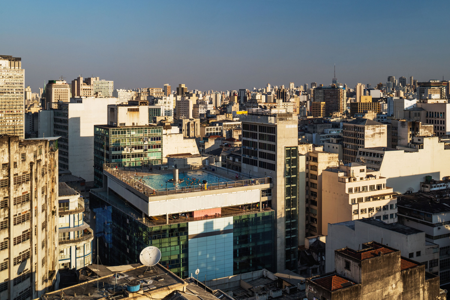 巴西聖保羅SESC 24 de Maio文化中心／Paulo Mendes Da Rocha＋MMBB Arquitetos