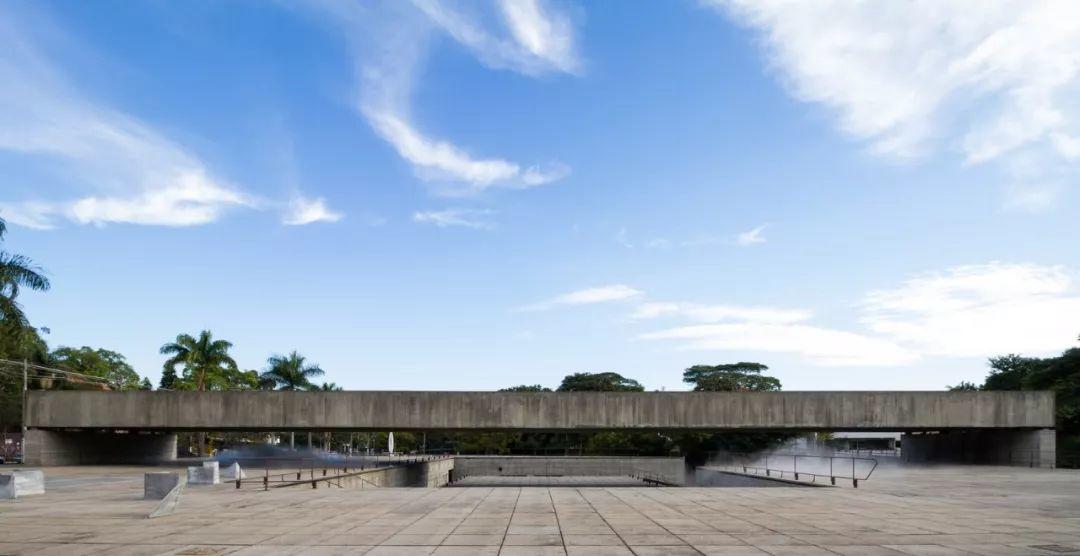 Museu Brasileiro da Escultura e Ecologia 巴西雕塑博物館／Paulo Mendes da Rocha©Leonardo Finotti
