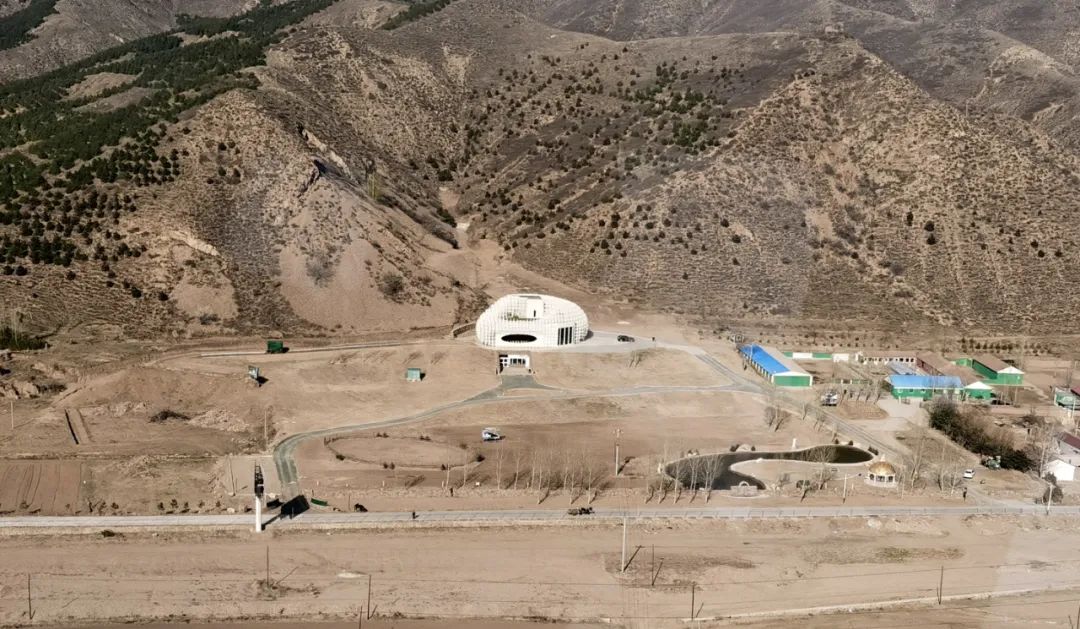 鋼構造建築，張家口市綠源冰酒品鑑堂／構詩建築