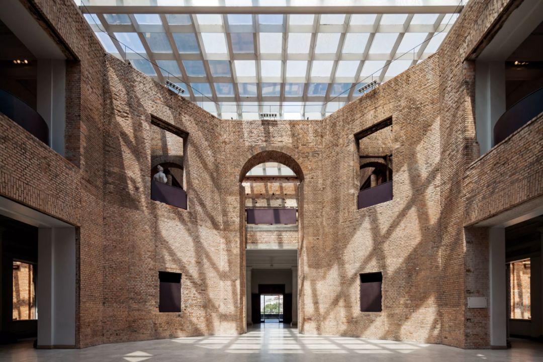 舊建築改造，聖保羅國家美術館／Paulo Mendes da Rocha ©Leonardo Finotti